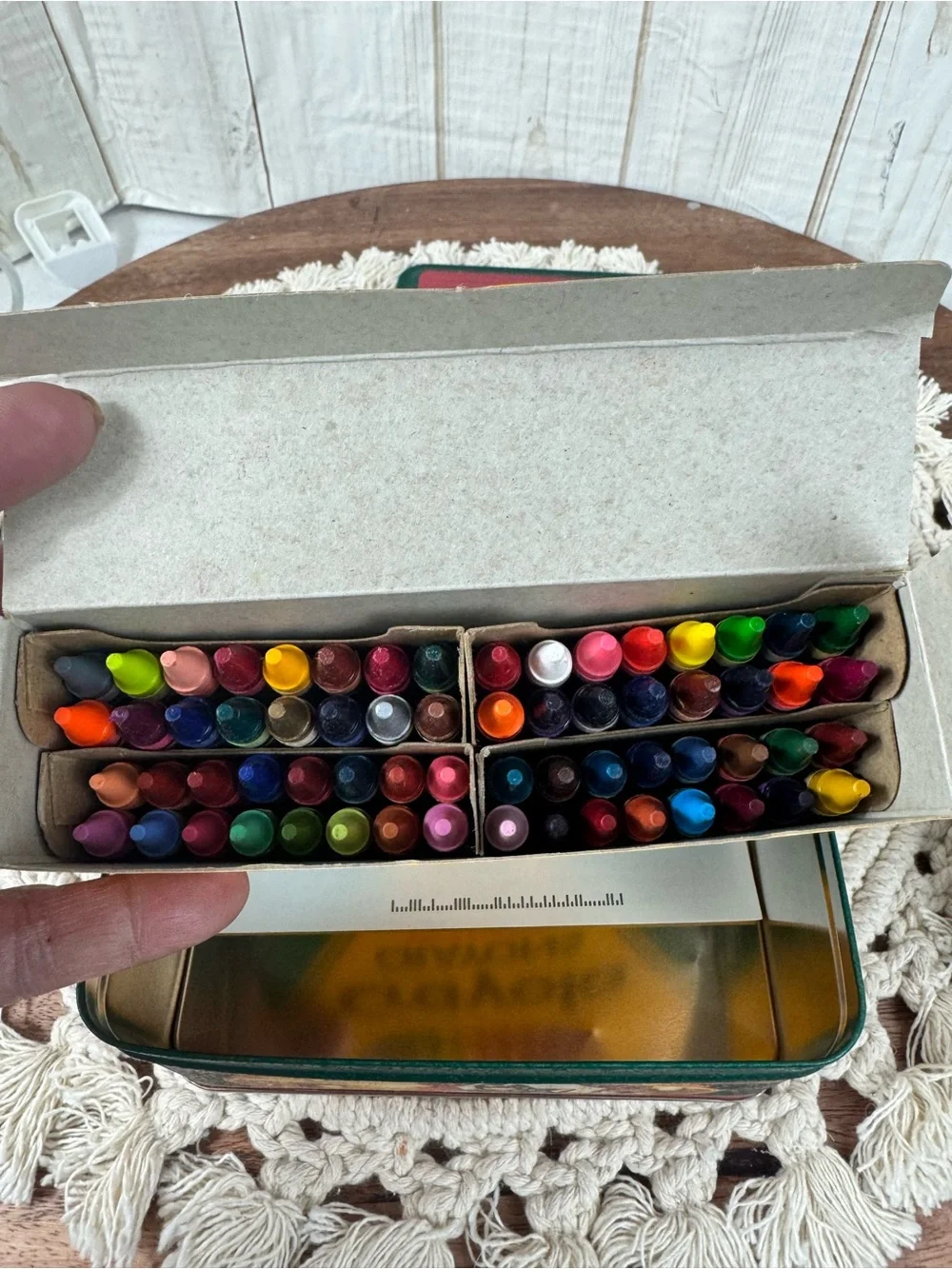 Crayola Vintage Keepsake Tin - Green & Burgundy includes 64 crayons.